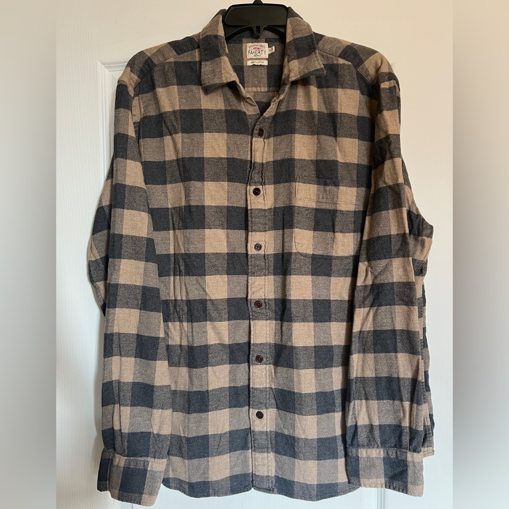 Faherty. Plaid flannel button down shirt, size XL